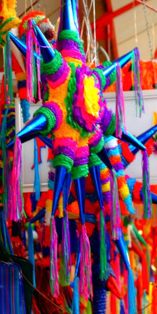 Piñata mexicana en forma de estrella