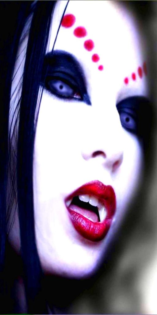 vampira mujer boca roja palida